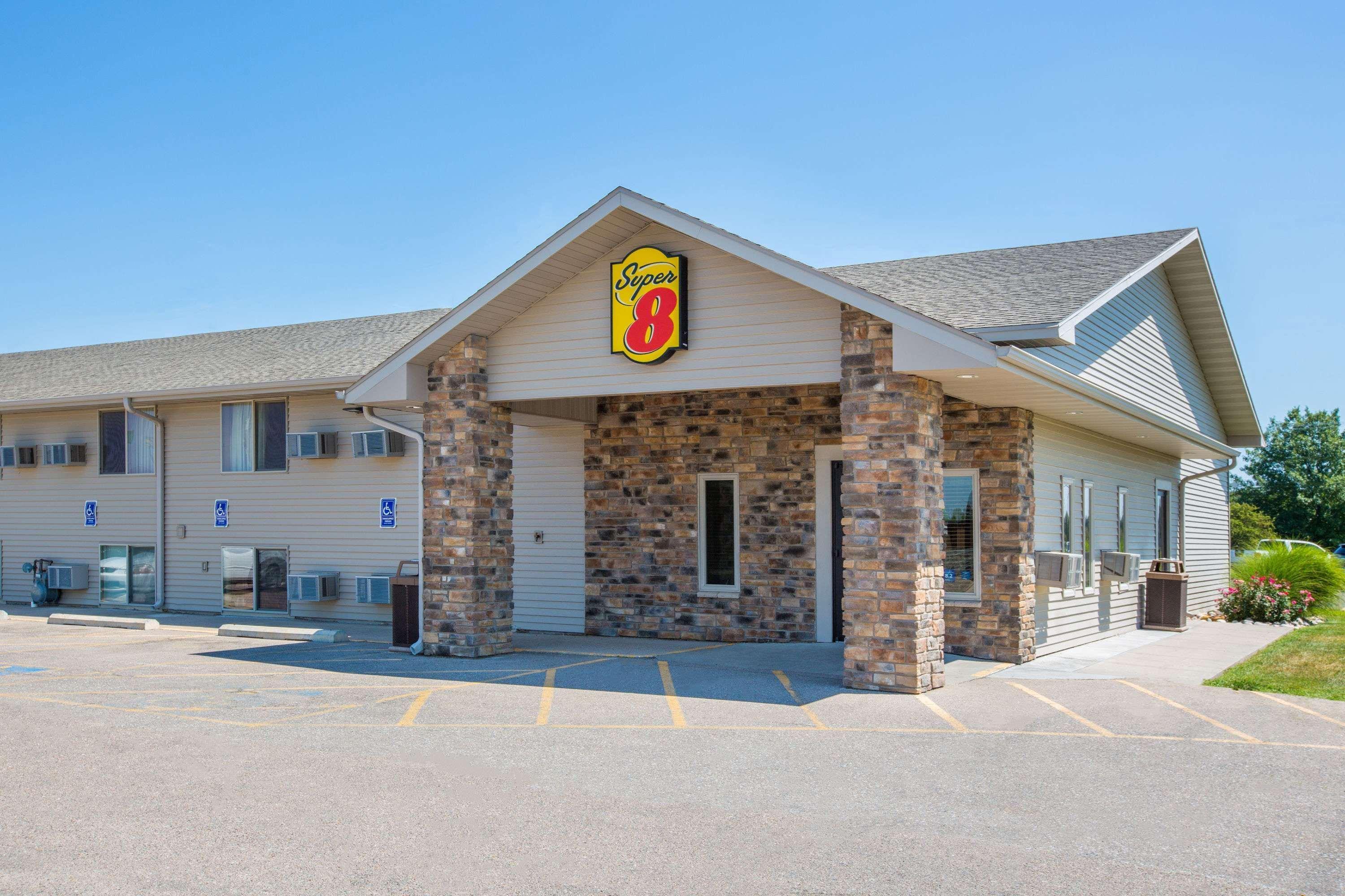 Super 8 By Wyndham Kearney Motel Exterior foto