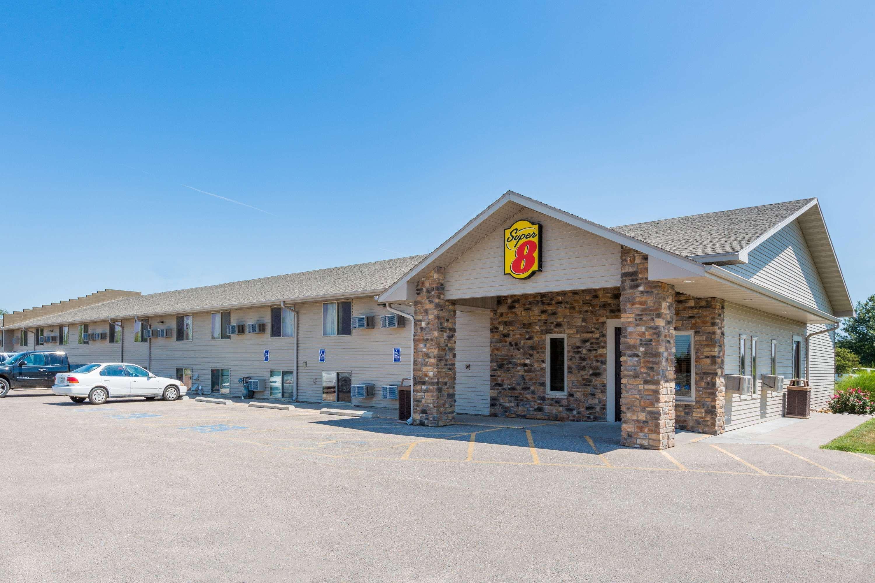 Super 8 By Wyndham Kearney Motel Exterior foto